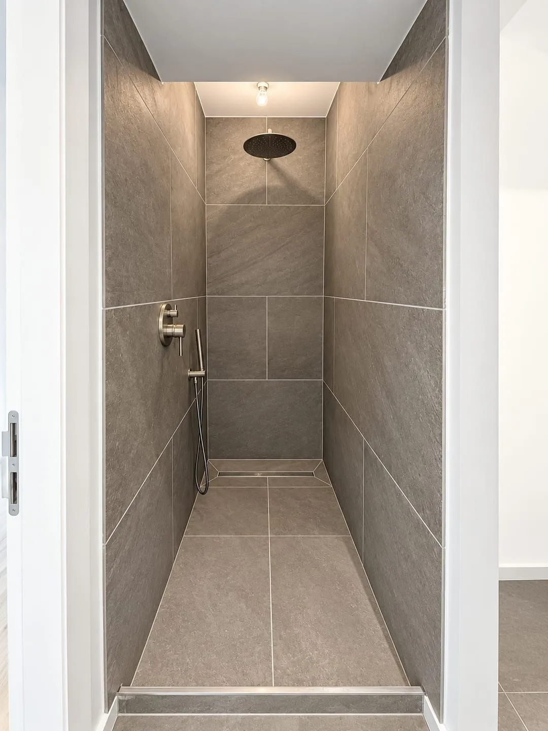 Montegnystraat · badkamer